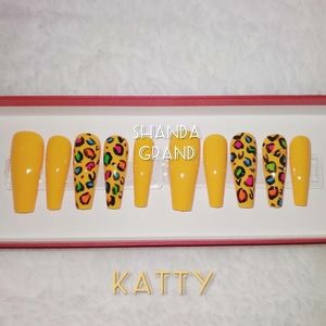 Lux Press-On Nails (Coffin Shape)